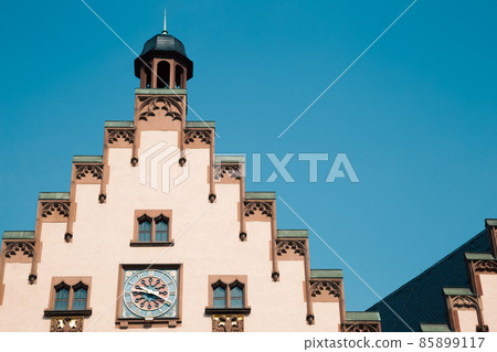 Romerberg old town square in Frankfurt, Germany 85899117