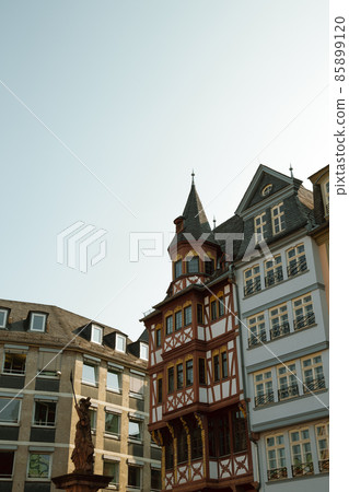 Romerberg old town square in Frankfurt, Germany 85899120