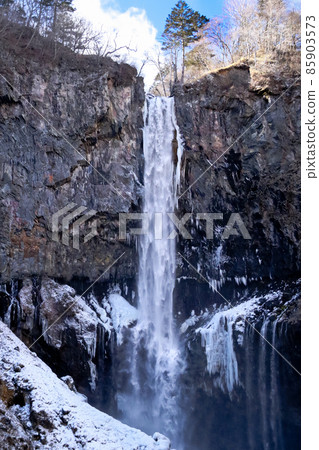 Kegon Falls, where the splashes of the midwinter are frozen 85903573