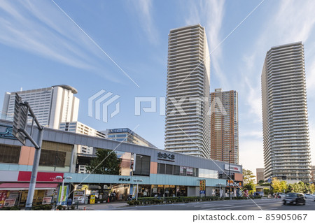 神奈川縣川崎市綱島街道中原區武藏小杉商店街和塔樓公寓 神奈川縣川崎市綱島街道中原區武藏小杉商店街和塔樓公寓 85905067