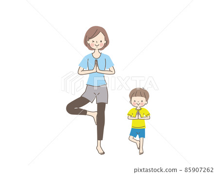 媽媽和孩子微笑著享受瑜伽 媽媽和孩子微笑著享受瑜伽 85907262