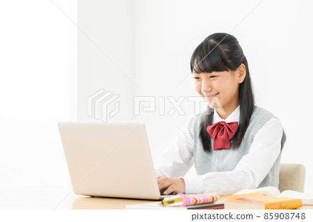 初中生，高中生，婦女學習，參加考試，學習 85908748
