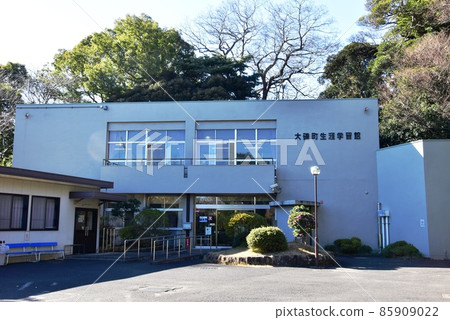 Oiso Town Lifelong Learning Center Front and Forest Oiso Town Lifelong Learning Center Front and Forest 85909022