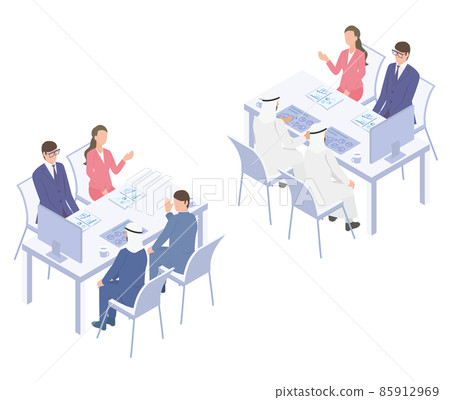 與中東人坐在桌旁並進行商務會談的等距插圖 85912969