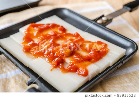 製作麻糬披薩 製作麻糬披薩 85913528