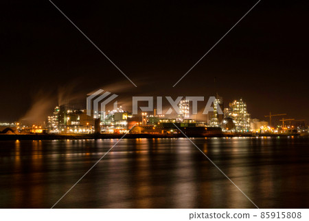Chemical factory along the river Merwede near Dordrecht 85915808