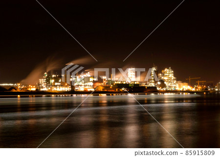 Chemical factory in Dordrecht as seen from the other side across the river Merwede Chemical factory in Dordrecht as seen from the other side across the river Merwede 85915809
