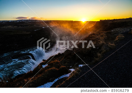 Gullfoss and the sunrise (Iceland) Gullfoss and the sunrise (Iceland) 85916279