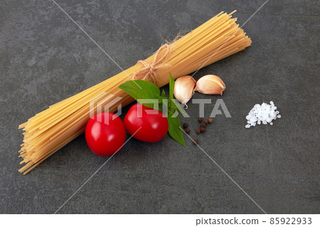 Spaghetti on a stone Spaghetti on a stone 85922933