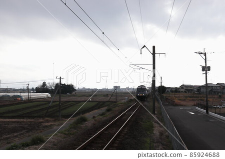 通過JR九州日豐線無人車站蓮池池站的特快Seagaia 通過JR九州日豐線無人車站蓮池池站的特快Seagaia 85924688