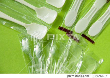 Disposable plastic products (dessert spoon) 85926693
