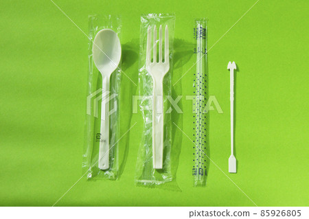 Disposable plastic products (forks, spoons, straws, muddlers) 85926805
