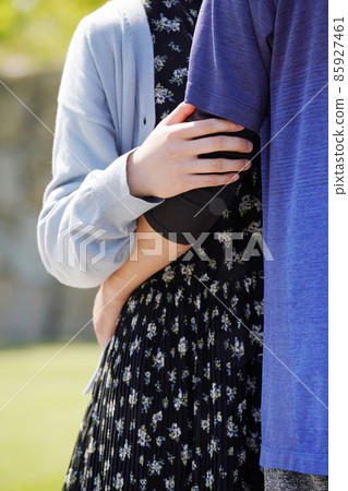 Hugs couple Hugs couple 85927461