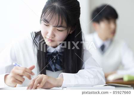High school students taking classes High school students taking classes 85927660