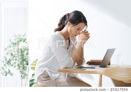 Depressed female Depressed female 85927956