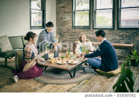 家庭聚會 85930592