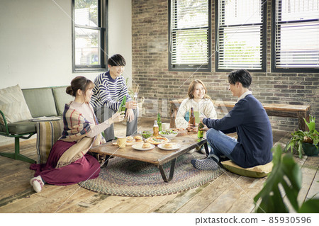 Home Party Home Party 85930596