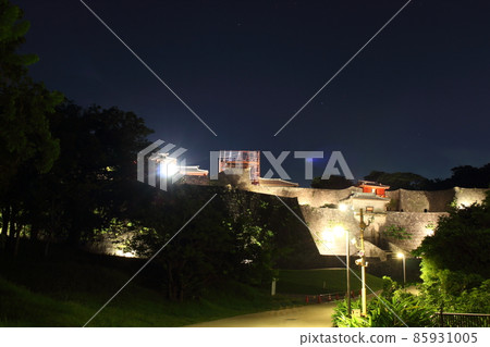 首里城國慶門夜景 85931005