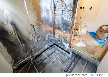 Housing remodeling bathroom demolition work Housing remodeling bathroom demolition work 85934556