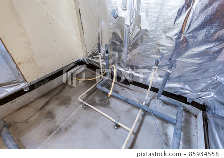 Housing remodeling bathroom demolition work Housing remodeling bathroom demolition work 85934558
