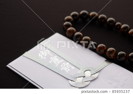 在用於葬禮和喚醒的精神前進行信封拍攝 3 在用於葬禮和喚醒的精神前進行信封拍攝 3 85935237
