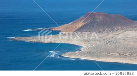 View on La Graciosa Island from Lanzarote, Spain 85935938