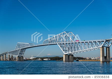 [Early morning Tokyo Gate Bridge and Mt. Fuji] 85936838