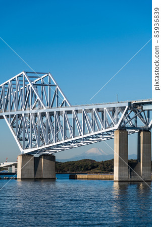 [Early morning Tokyo Gate Bridge and Mt. Fuji] 85936839