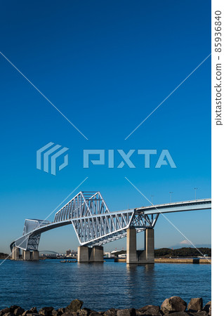 【清晨的東京門大橋和富士山】 85936840