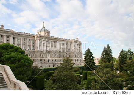 西班牙馬德里薩巴蒂尼花園和皇宮 85936853
