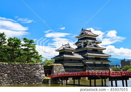 [Matsumoto City, Nagano Prefecture] National treasure Matsumoto Castle 85937055
