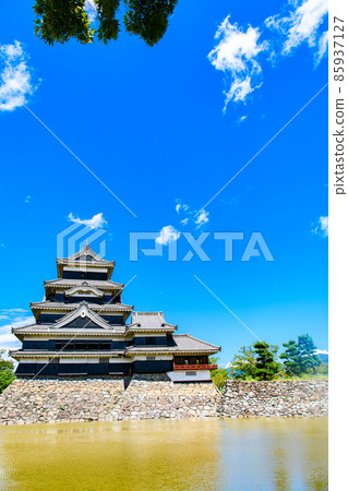 [Matsumoto City, Nagano Prefecture] National treasure Matsumoto Castle 85937127