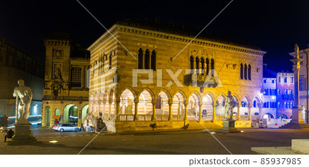 Night view of Piazza liberta with town hall, Udine 85937985