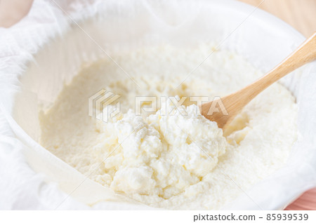 Cream cheese made by draining Cream cheese made by draining 85939539