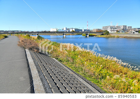 View of Takano Ohashi / Tsurumi River from the downstream (Yokohama City, Kanagawa Prefecture) [2021.11] 85940583