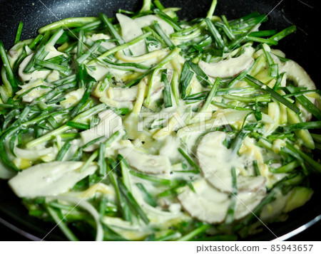 韓國傳統食物pajeon，薄煎餅 85943657