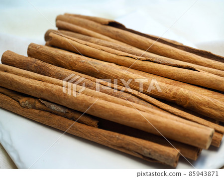 Dried spice cinnamon, cooking ingredients Dried spice cinnamon, cooking ingredients 85943871