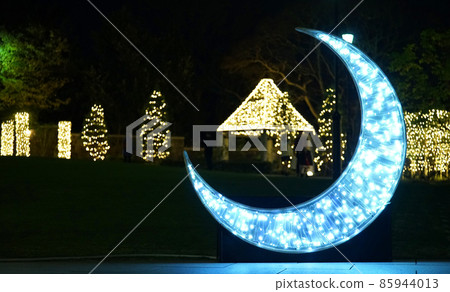 城市中的聖誕燈飾 城市中的聖誕燈飾 85944013