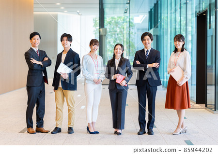 Young office staff 85944202