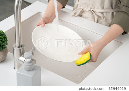 washing dishes, doing housework, female, housewife, dishwashing detergent, Do the dishes washing, utensils 85944919