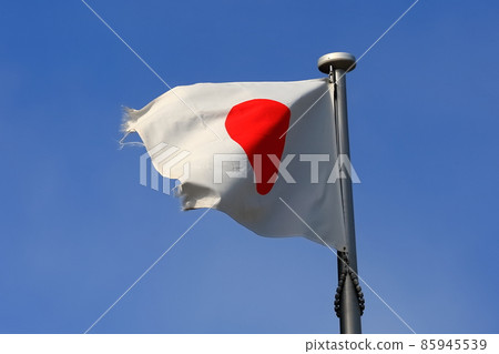 Flag of the Hinomaru winding in the wind 85945539