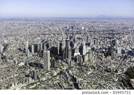 Aerial view of Shinjuku from the sky above Yoyogi-Hachiman 85945731