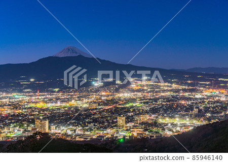 Cityscape of Numazu (Shizuoka Prefecture) and sunset view of Mt. Fuji Cityscape of Numazu (Shizuoka Prefecture) and sunset view of Mt. Fuji 85946140