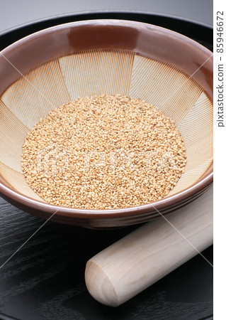 Roasted sesame and mortar 85946672