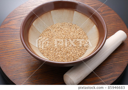 Roasted sesame and mortar 85946683