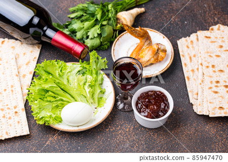 Symbolic of Jewish holiday Pesah Symbolic of Jewish holiday Pesah 85947470