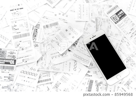 Smartphone and receipt receipt 85949568