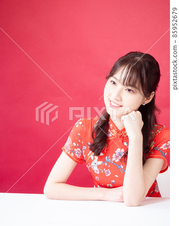 Beautiful Cheongsam, a traditional flag, under a red background, a chin, a chin, and a cheongsam. Beautiful Cheongsam, a traditional flag, under a red background, a chin, a chin, and a cheongsam. 85952679