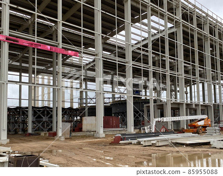 building under construction - construction site with scaffolding at the facade 85955088