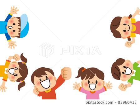 快樂地度過生日快樂的兒童朋友框架 85960415